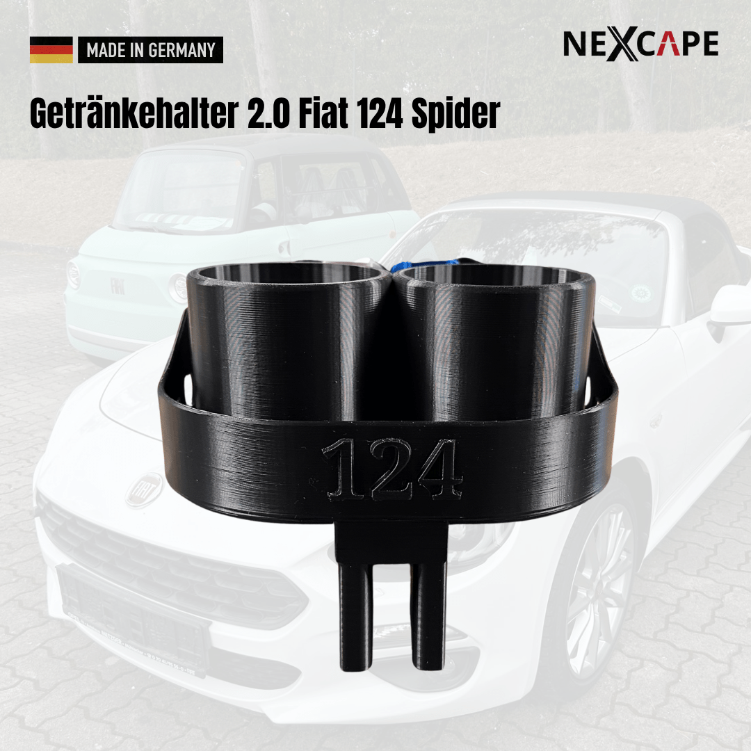 Werbefoto für Getränkehalter 2.0 Fiat 124 Spider in Schwarz, freigestellt vor einem weißen Fiat 124 Spider Cabrio, mit Made-in-Germany-Banner und NEXCAPE-Logo.
